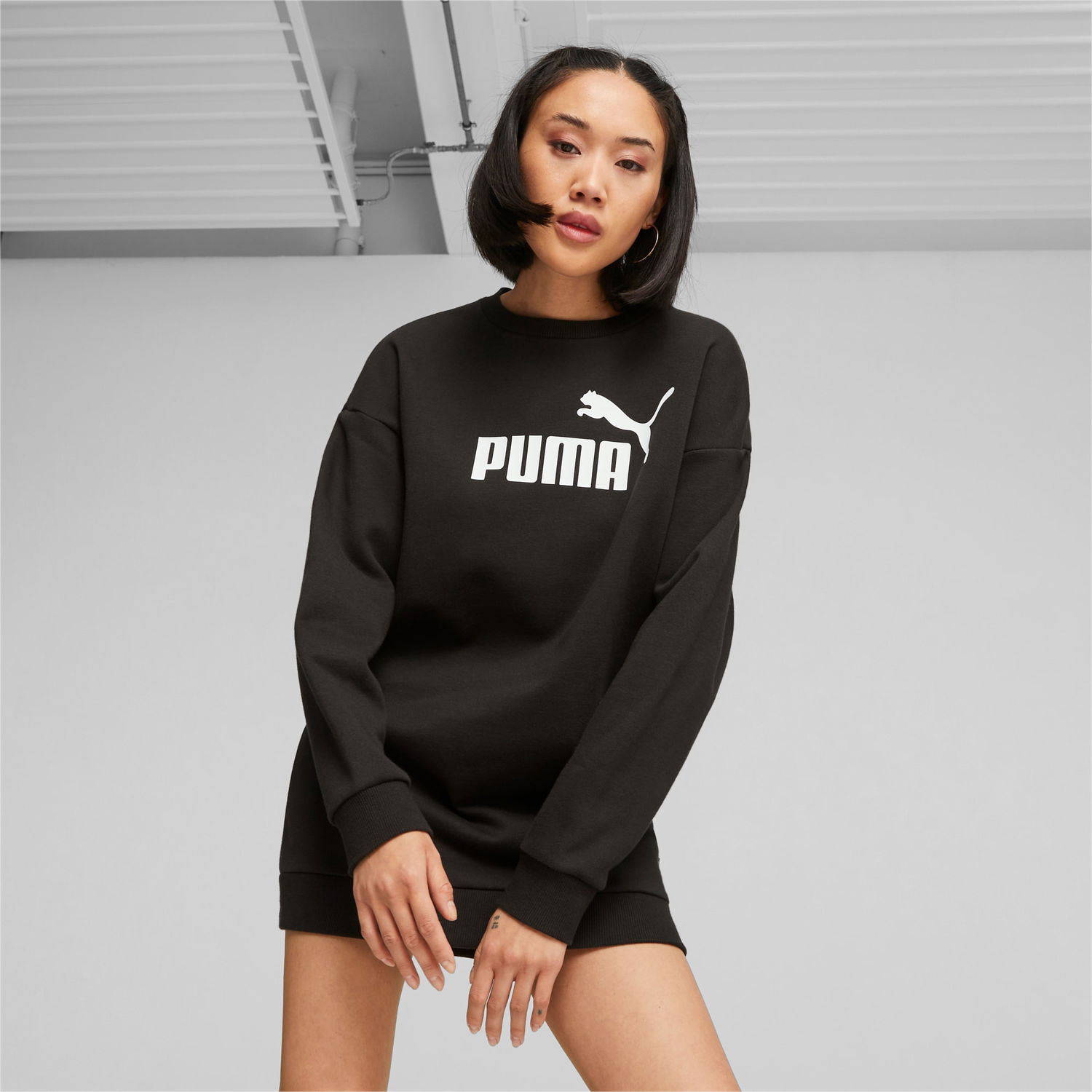Pокля Puma ESS+ Crew Kleid Черно | 677201_01, 1