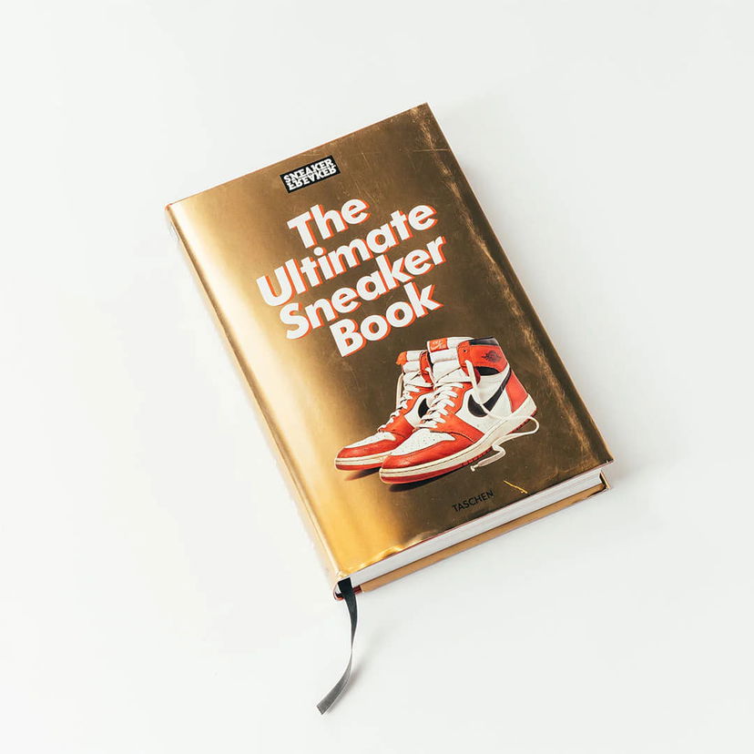 Книга и списание TASCHEN The Ultimate Sneaker Book XL Металик | TA572231