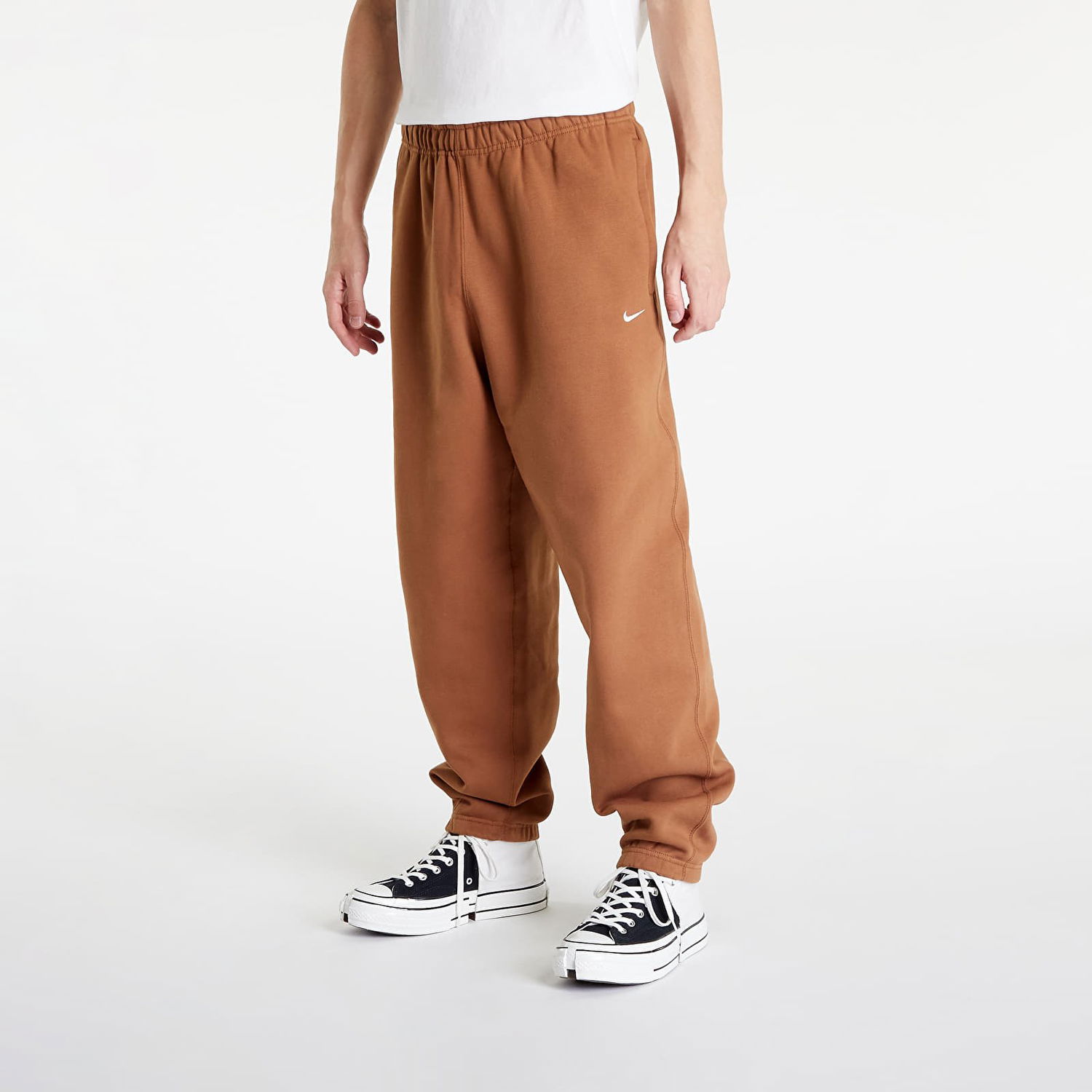 Спортни панталони Nike Solo Swoosh Fleece Кафяво | CW5460-270, 1