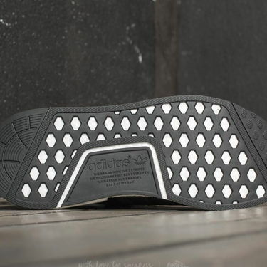 Кецове и обувки adidas Originals Invincible x Neighborhood x NMD R1 Черно | CQ1775, 1