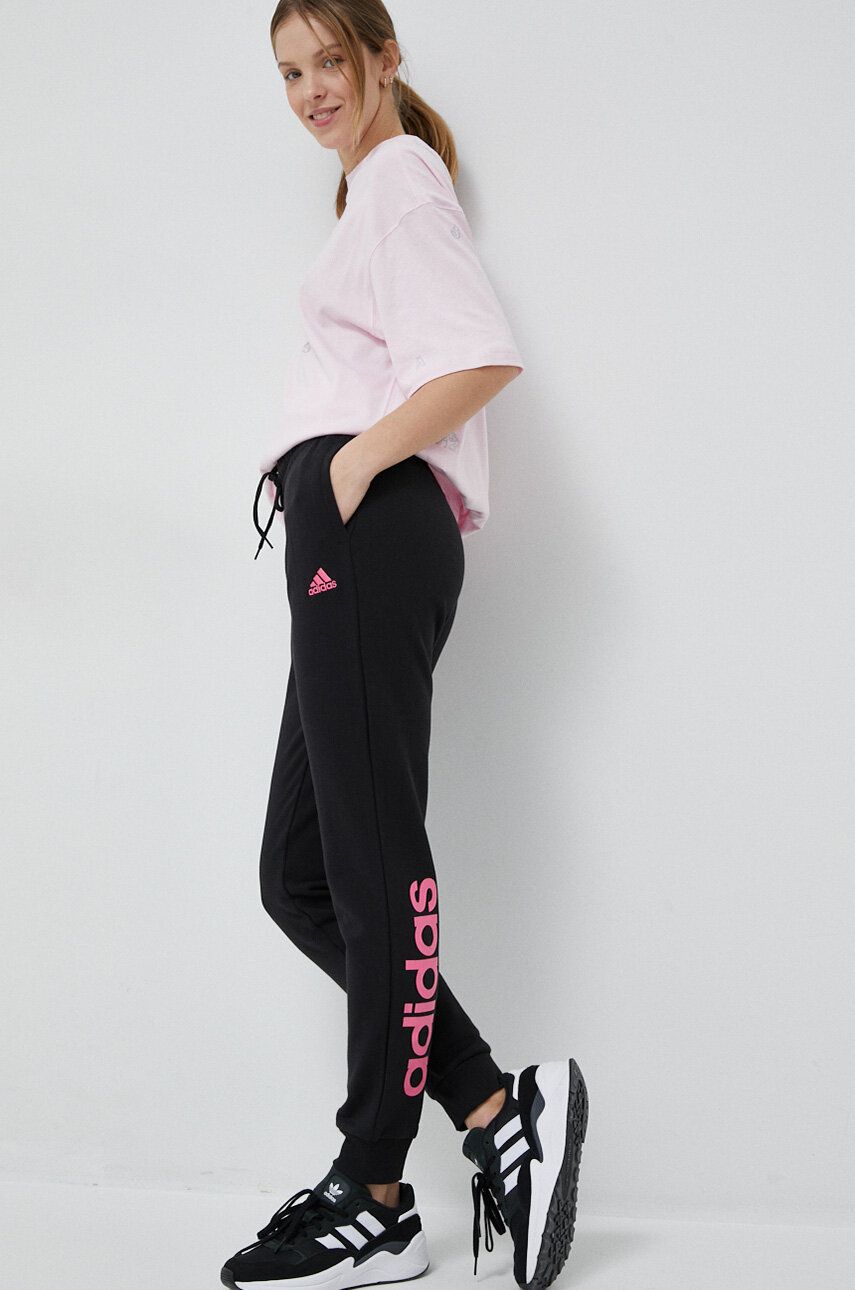 Спортни панталони adidas Originals Essentials Linear French Terry Cuffed Joggers Черно | IC6871, 0