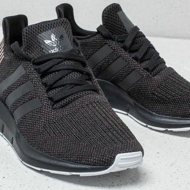 Кецове и обувки adidas Originals Swift Run Черно | B37723, 5