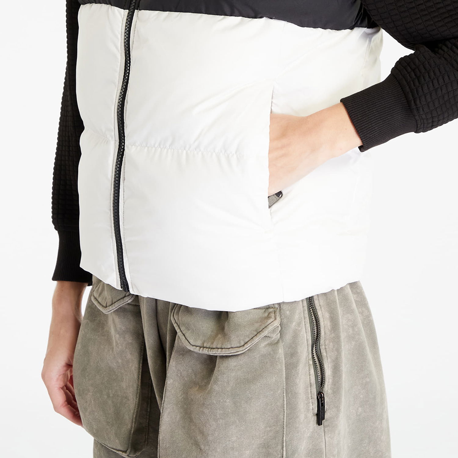 Жилетка The North Face Saikuru Vest Gardenia White/ TNF Black Бяло | NF0A853OQ4C1, 1