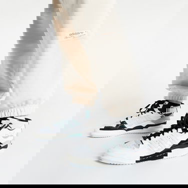 Спортни панталони adidas Performance Trefoil Linear Sweat Pants Бежово | HM2671, 1