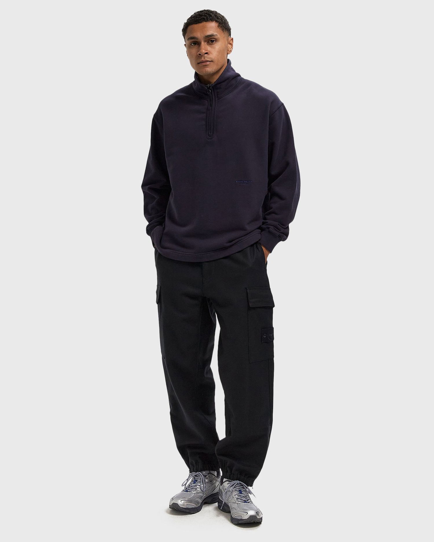 Карго панталони Stone Island Elasticated Waist Cargo Trousers with Zipped Cuffs Черно | K2S153100021S0F24.V0020, 1