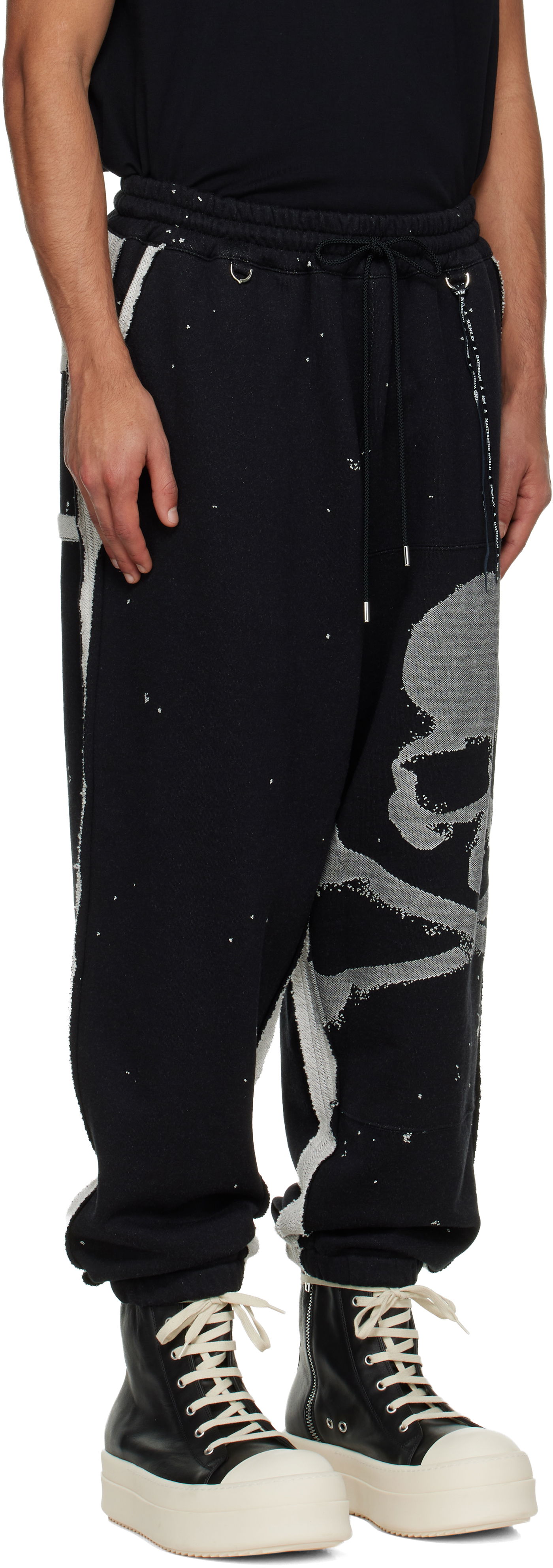 Спортни панталони Mastermind WORLD SCENE XV Daydream Skull & Crossbones Cut-Off Sweatpants Черно | MW25S15-PA040-001, 1