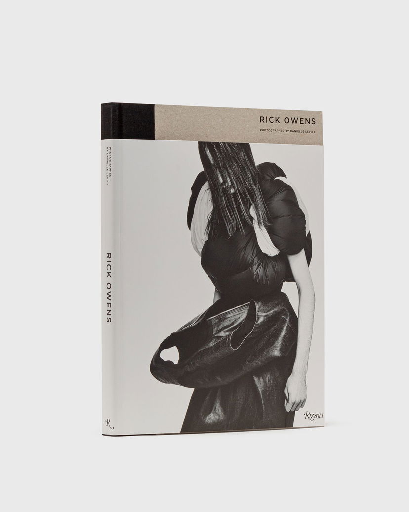 Книга и списание Rizzoli "Rick Owens Fashion" by Rick Owens & Danielle Levitt Черно | 9780847866229