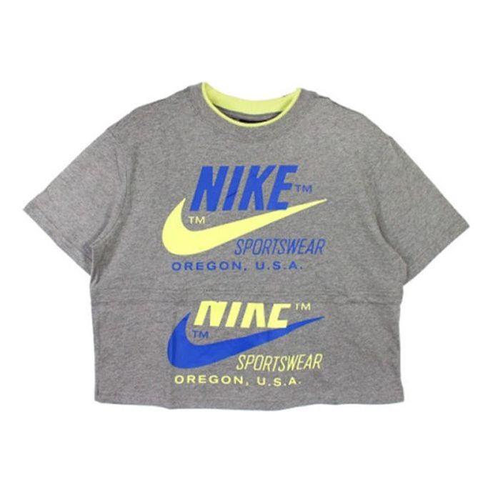 Съкратен топ Nike Spliced Logo Graphic Crop T-Shirt Сиво | CJ2041-091