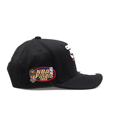 Шапка с козирка Mitchell & Ness NBA Top Spot Classic Red Chicago Bulls Black Черно | HHSSINTL1265-CBUBLCK, 1