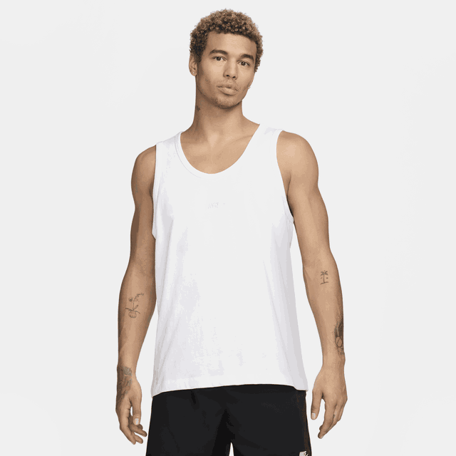 Sportswear Premium Essentials