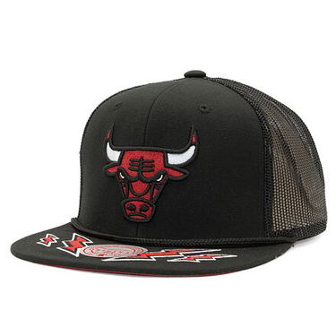 Шапка с козирка Mitchell & Ness Recharge Trucker Chicago Bulls Black Черно | HHSS7016-CBUYYPPPBLCK, 0