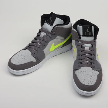 Кецове и обувки Jordan Air Jordan 1 Mid "Gun Smoke Volt" Сиво | 554724-072, 2