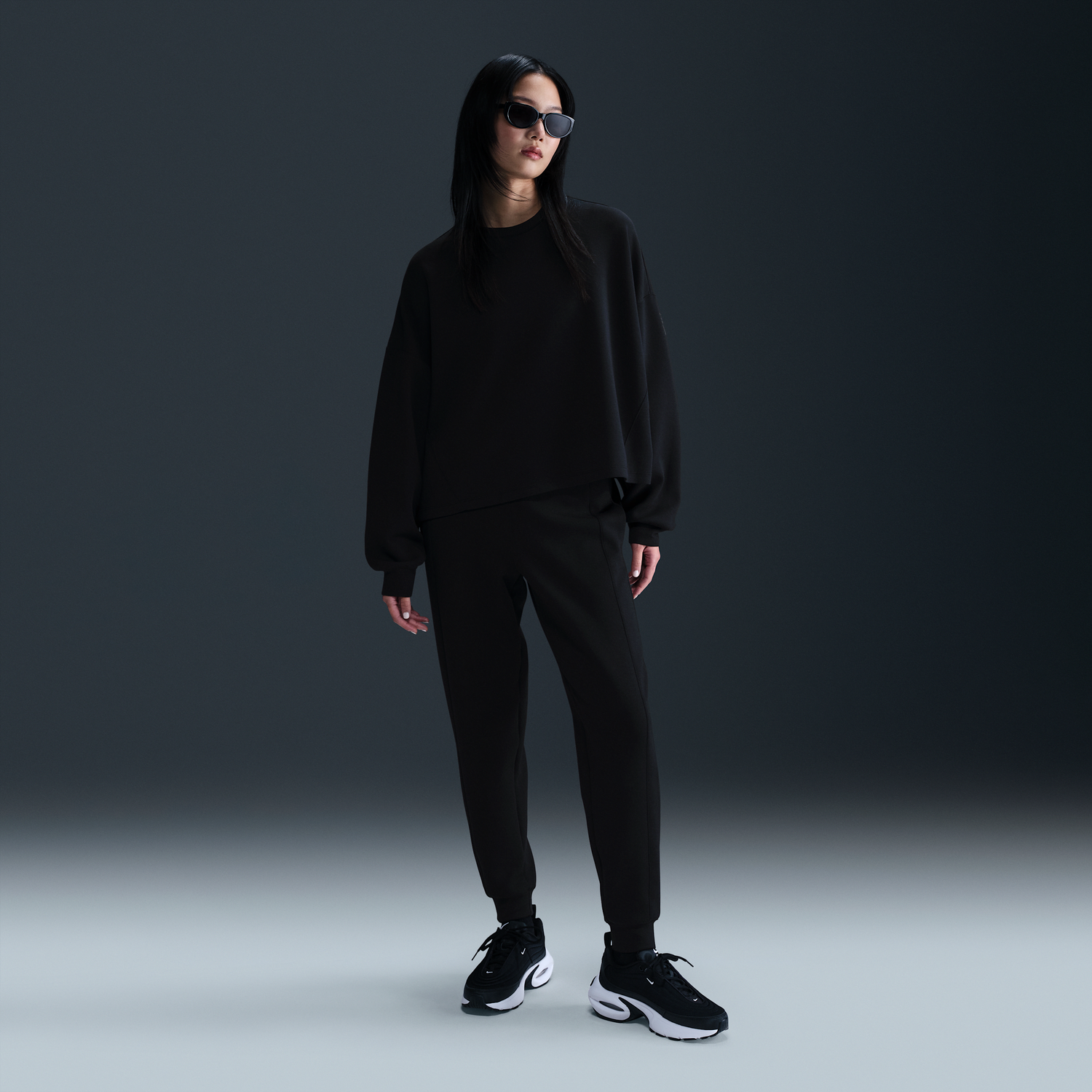 Суитчър Nike 24.7 Impossibly Soft Dri-FIT Crewneck Sweatshirt Черно | HQ8193-010, 1