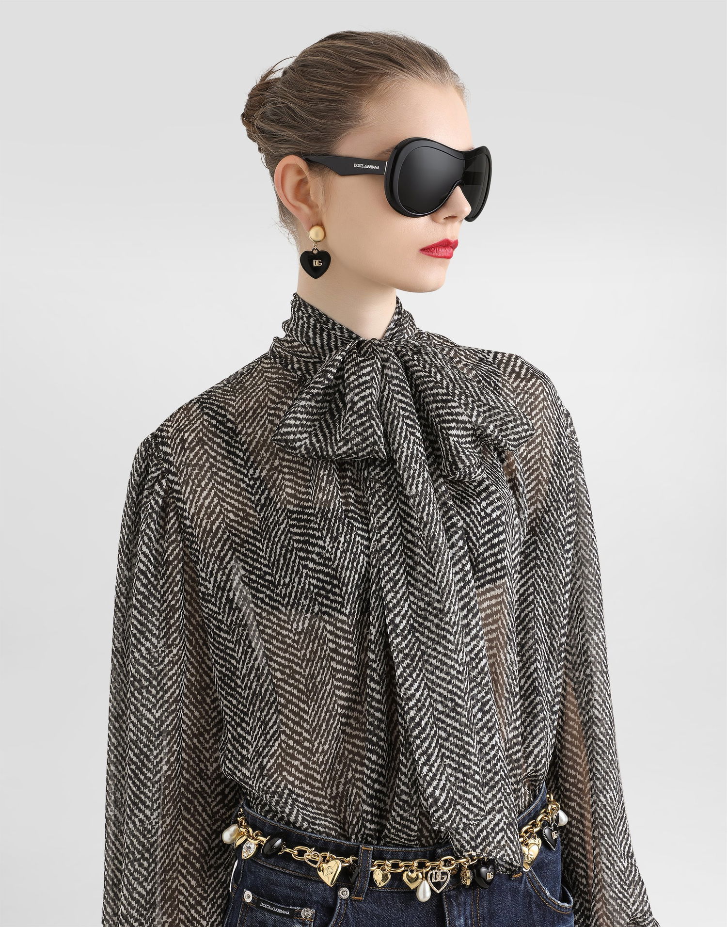 Риза Dolce & Gabbana Dolce & Gabbana Chevron-Print Silk Chiffon Pussy-Bow Blouse Черно | F5R62TIS1ZNHH5QS, 1