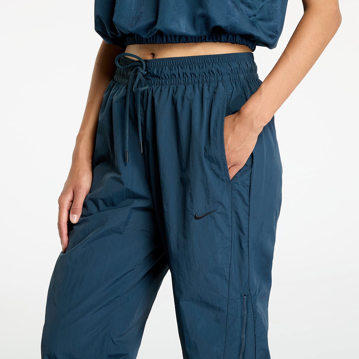 Панталони Nike Pants Sportswear Collection Women's Mid-Rise Repel Zip Pants Armory Navy/ White Тъмно синьо | FV7544-478, 1