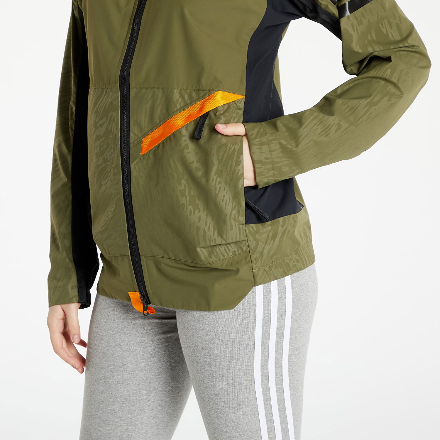 Яке adidas Performance Terrex Utilitas 2.5L Rain.Rdy Jacket Зелено | GQ3679, 1