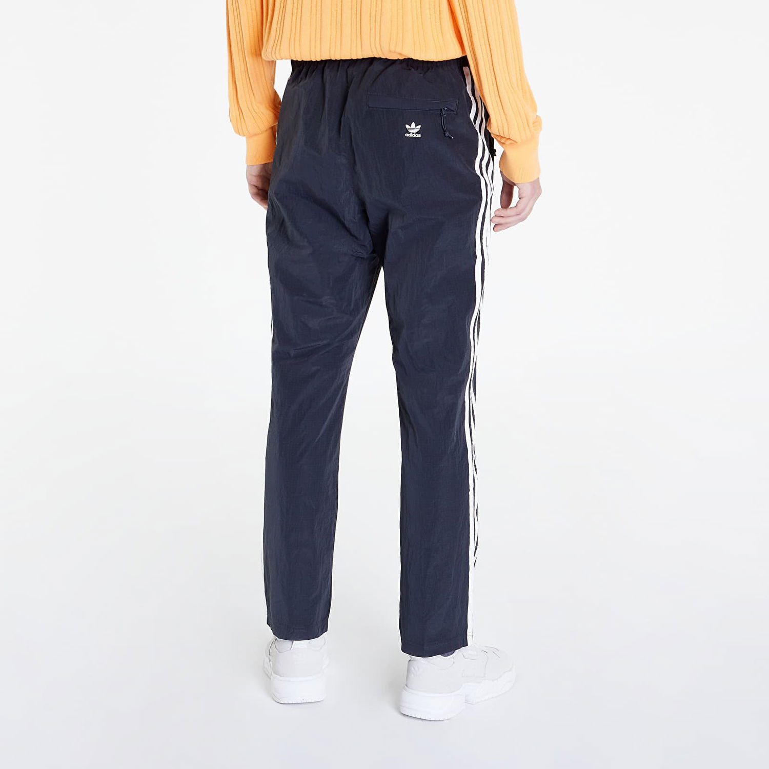 Панталони adidas Originals Pharrell Williams x Shell Pants Тъмно синьо | HT9994, 1