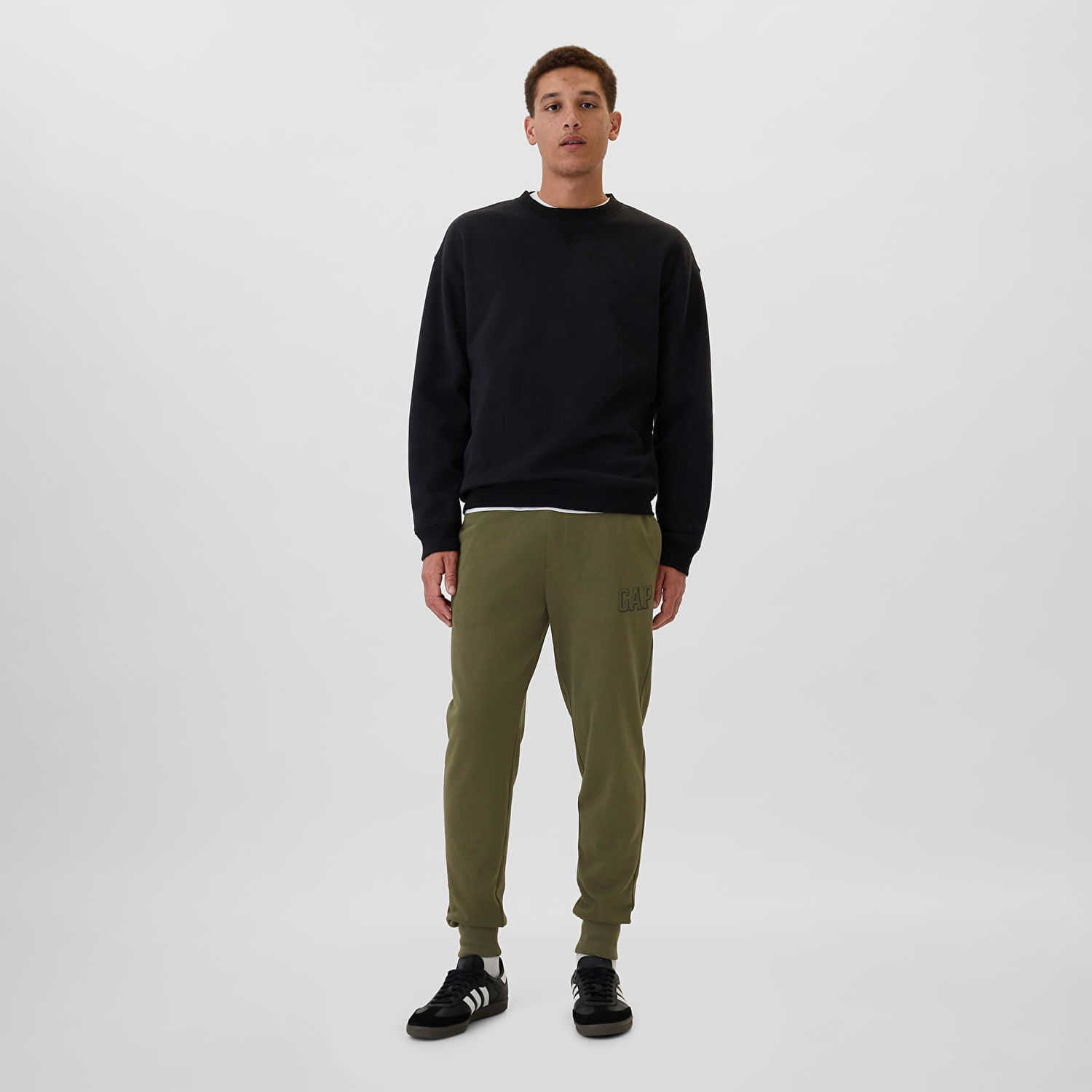 Тениска GAP Athletic Jogger Olive Night S Черно | 542249-03, 0