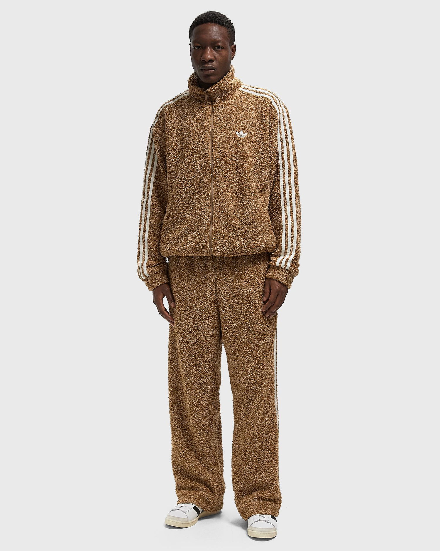 Спортни панталони adidas Originals Boucle Track Pant Кафяво | KR5156, 1