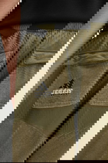 Карго панталони adidas Originals Originals EQT Corduroy Cargo Trousers Зелено | JY3459, 3