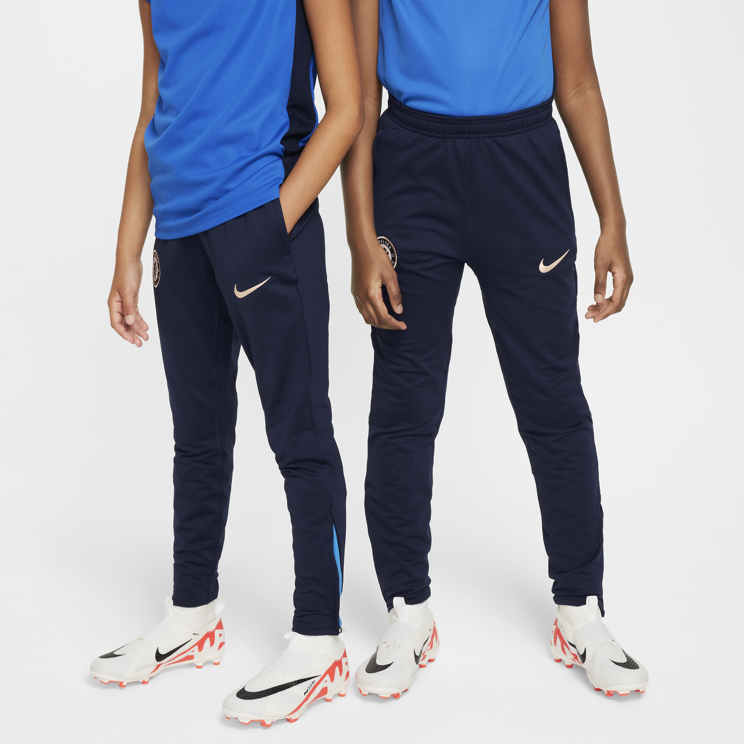 Спортни панталони Nike Chelsea FC Strike Dri-FIT Knit Football Pants Тъмно синьо | FN9962-451, 1