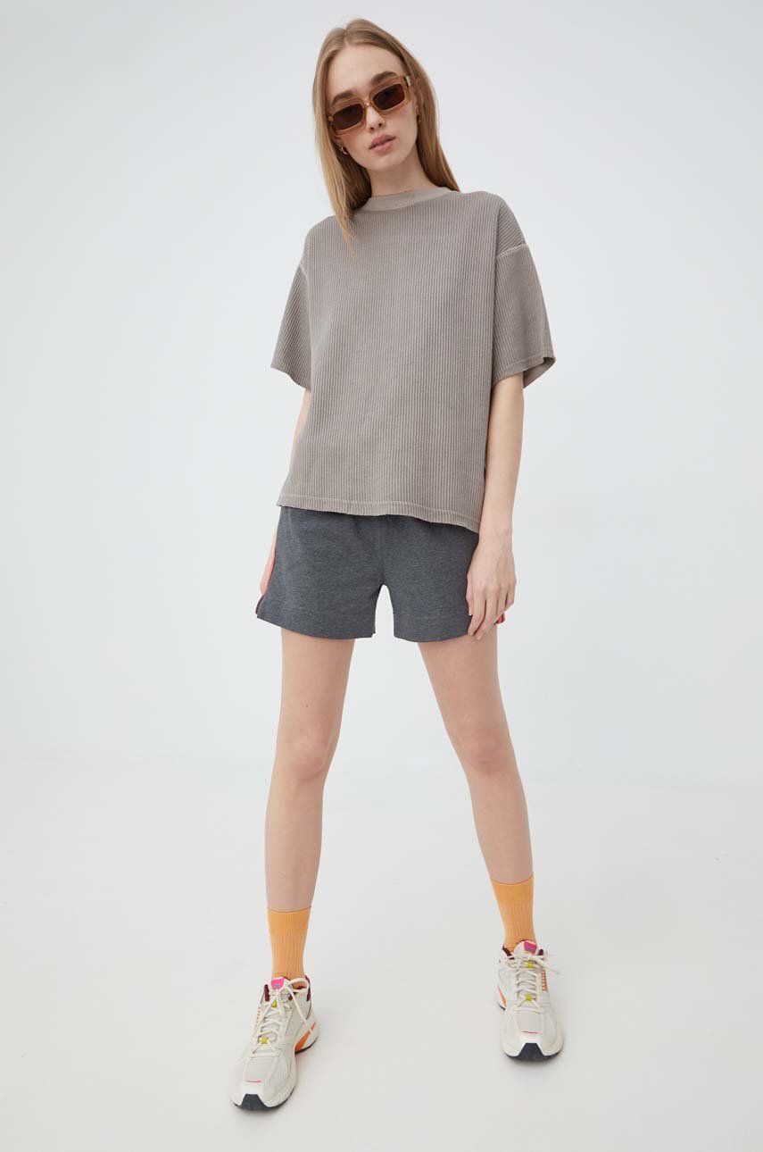 Тениска adidas Originals Medium Waist Shorts Сиво | HD1810, 0