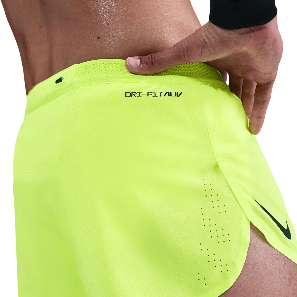 Къси панталони Nike AeroSwift 2inch Running Shorts Жълто | fn3349-702, 1