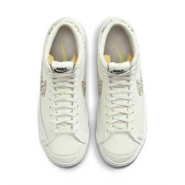 Кецове и обувки Nike Blazer Mid '77 SE W Бежово | DH9633-100, 2