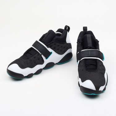Кецове и обувки Jordan Jordan Black Cat ''Black Turbo Green'' Черно | AR0772-003, 2