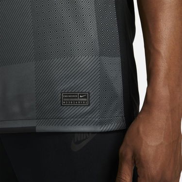 Фланелка Nike Liverpool F.C. 2021/22 Stadium Goalkeeper Football Jersey Черно | DB2559-011, 2