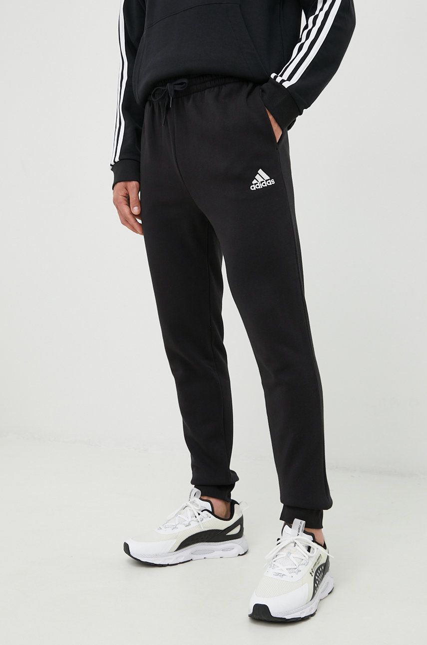 Спортни панталони adidas Originals Essentials Fleece Regular Tapered Pants Черно | HL2236, 0