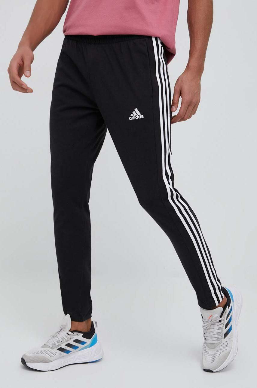 Спортни панталони adidas Originals Essentials Single Jersey Tapered Open Hem 3-Stripes Joggers Черно | IC0044, 0