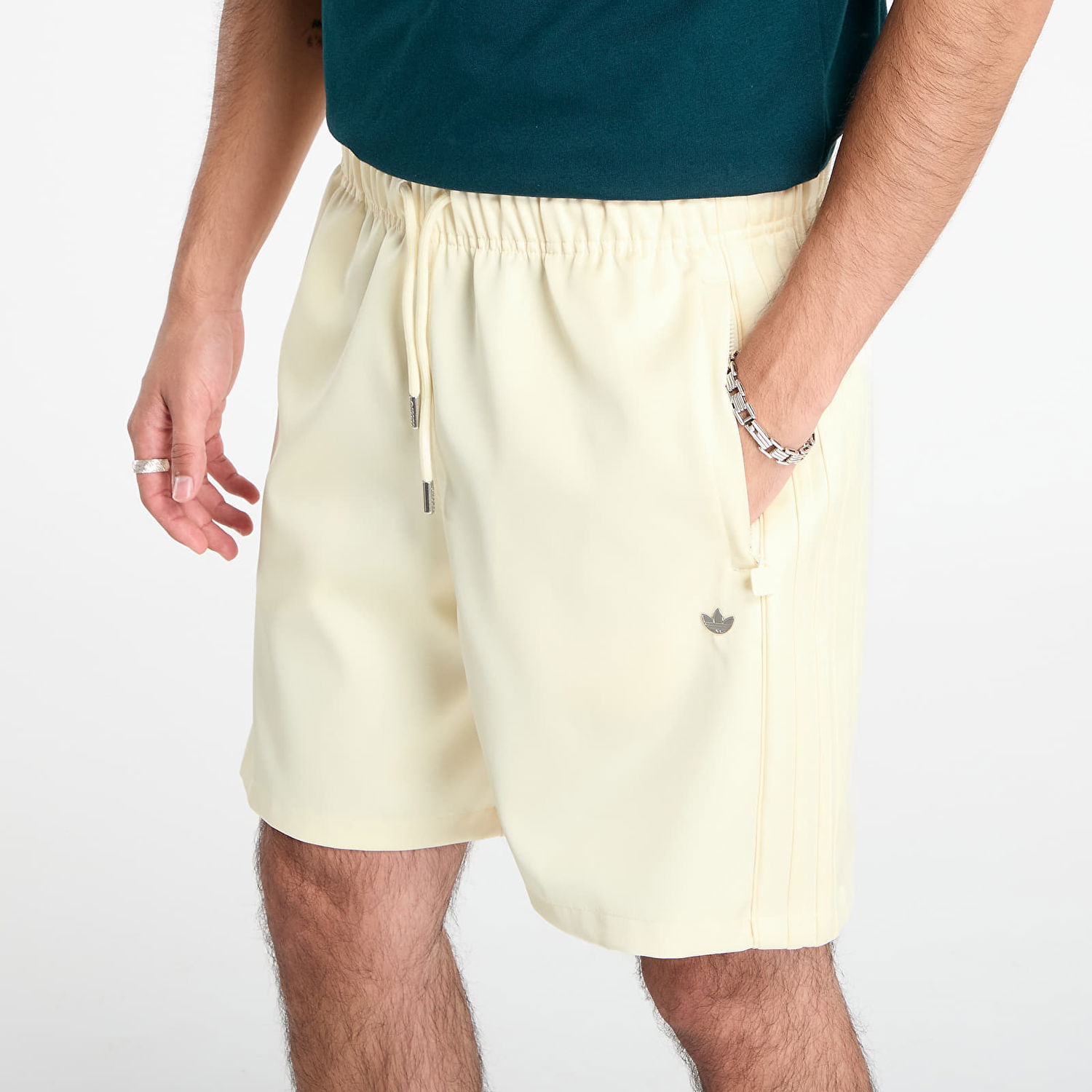 Къси панталони adidas Originals Satin Short Crew Shorts Жълто | JV7605, 1