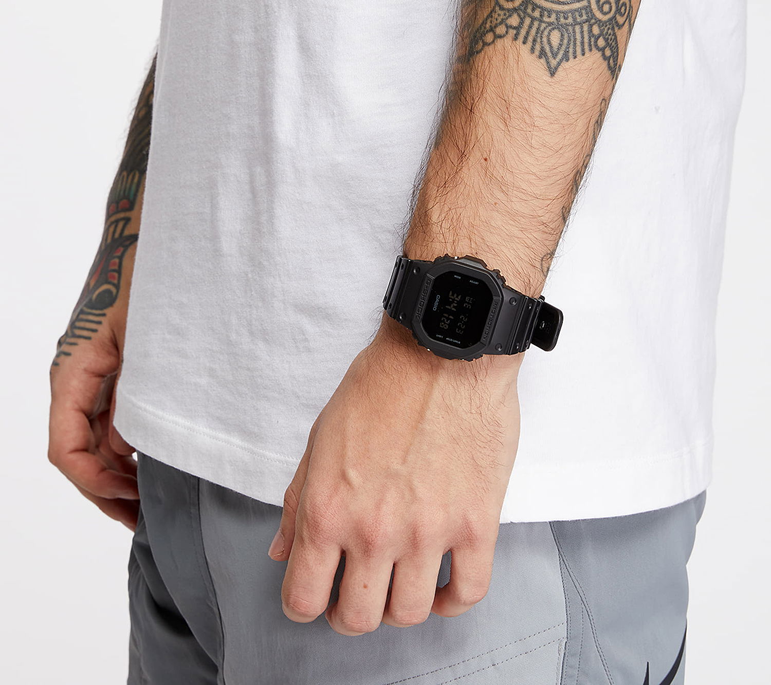Часовник CASIO G-Shock Черно | DW-5600BB-1ER, 1