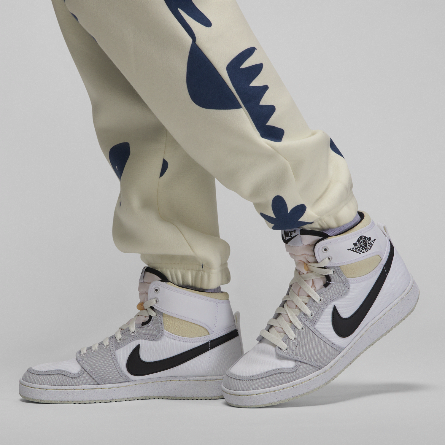 Спортни панталони Jordan Artist Series by Mia Lee Fleece Sweat Pants Бяло | DV2008-133, 1