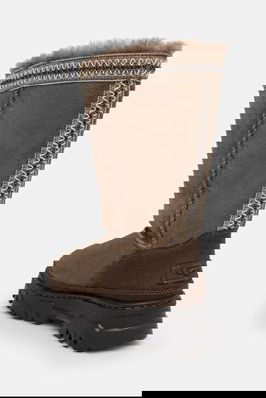 Кецове и обувки UGG Winter Boot Classic Tall Trailgazer Кафяво | 1158323.HCK, 2