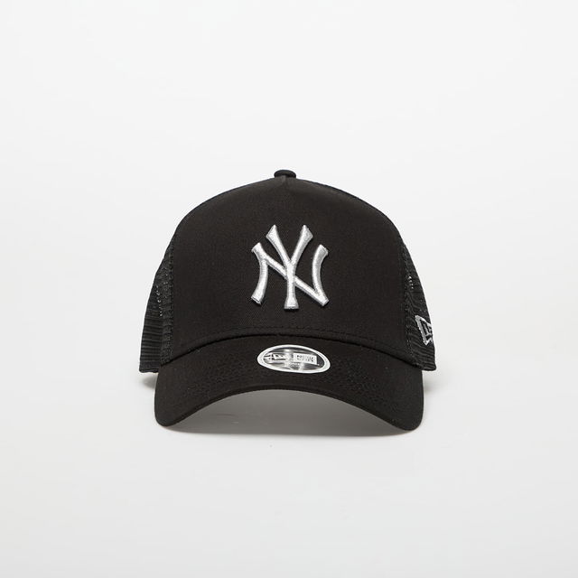 New Era New York Yankees 9FORTY Trucker Hat