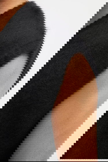 Жилетка Needles Needles V-Neck Wool Blend Fuzzy Knit Vest Черно | RW359, 3