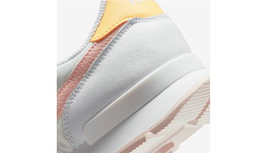 Кецове и обувки Nike Internationalist W Бяло | DM3076-100, 3