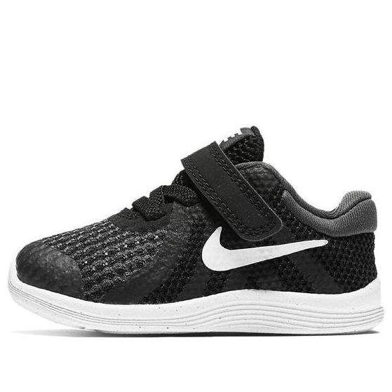 Кецове и обувки Nike Revolution 4 Черно | 943304-006