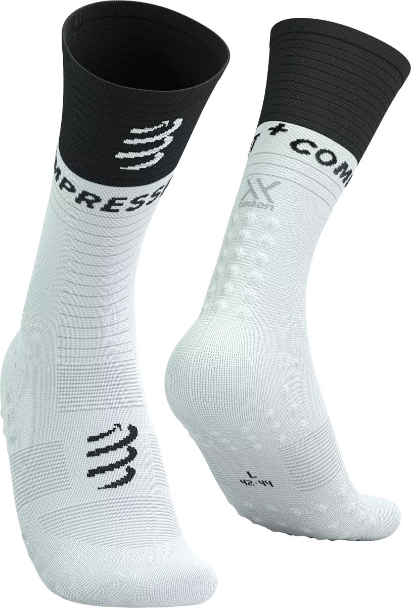 Чорапи Compressport Mid Compression Socks V2.0 Бяло | sqtu3540002