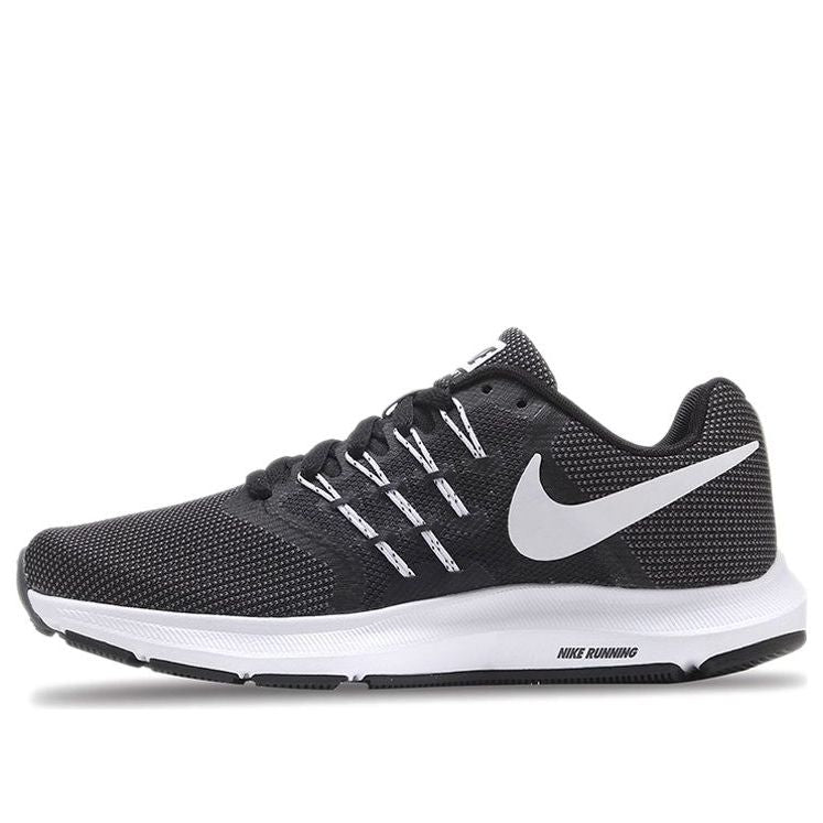 Кецове и обувки Nike Run Swift Черно | 909006-001