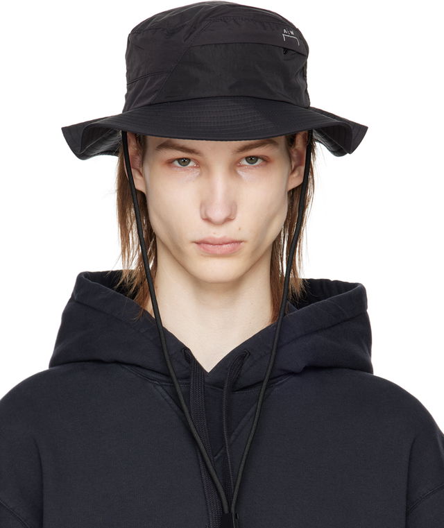 Utile Bucket Hat