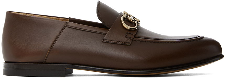 Кецове и обувки FERRAGAMO Leather Loafers with Metal Buckle Кафяво | 757633, 0