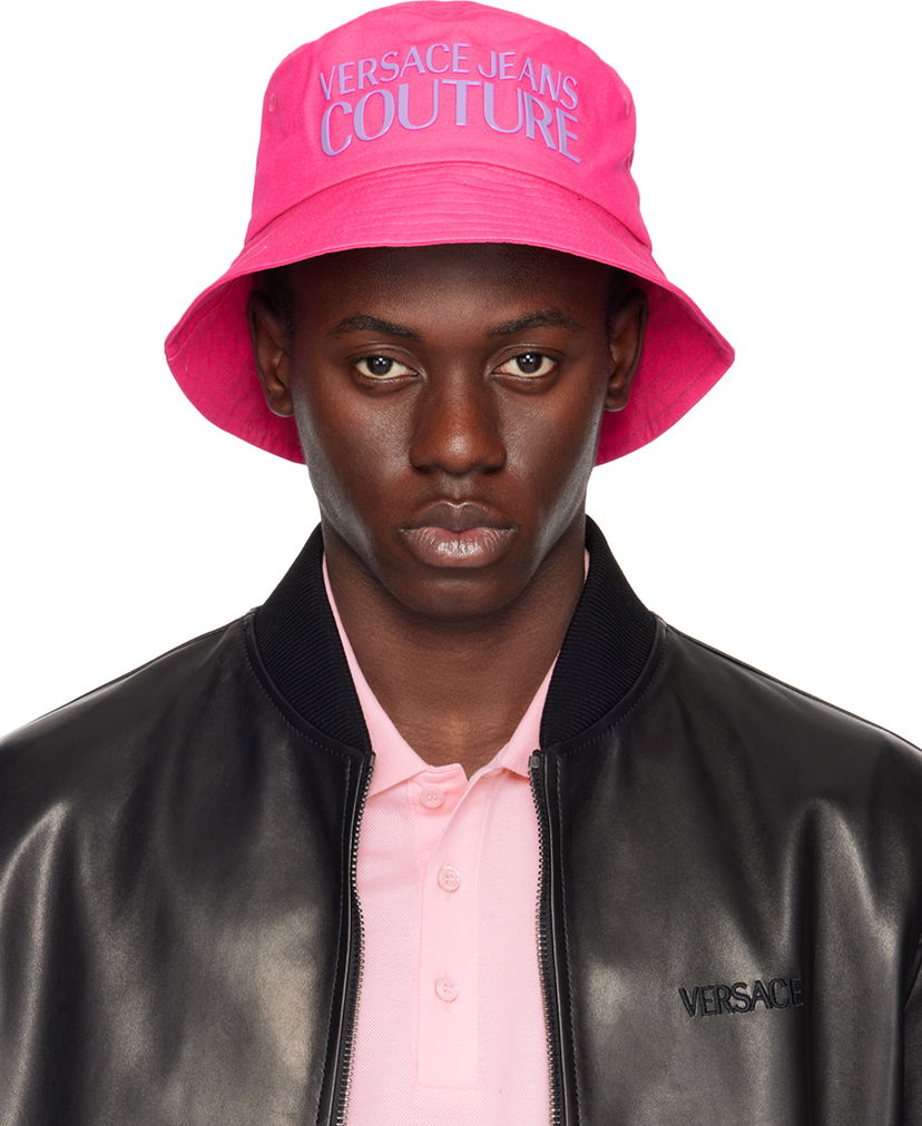 Шапка Versace Couture Pink Logo Bucket Hat Розово | E76GAZK04_EZG268