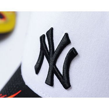 Шапка с козирка New Era Trucker Flame Baseball Cap Бяло | 60565478, 3