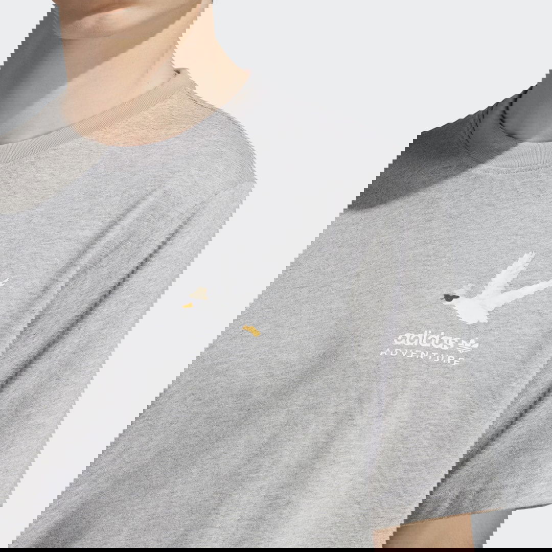 Тениска adidas Performance Tee Adventure Graphic Duckies Сиво | HZ1147, 1