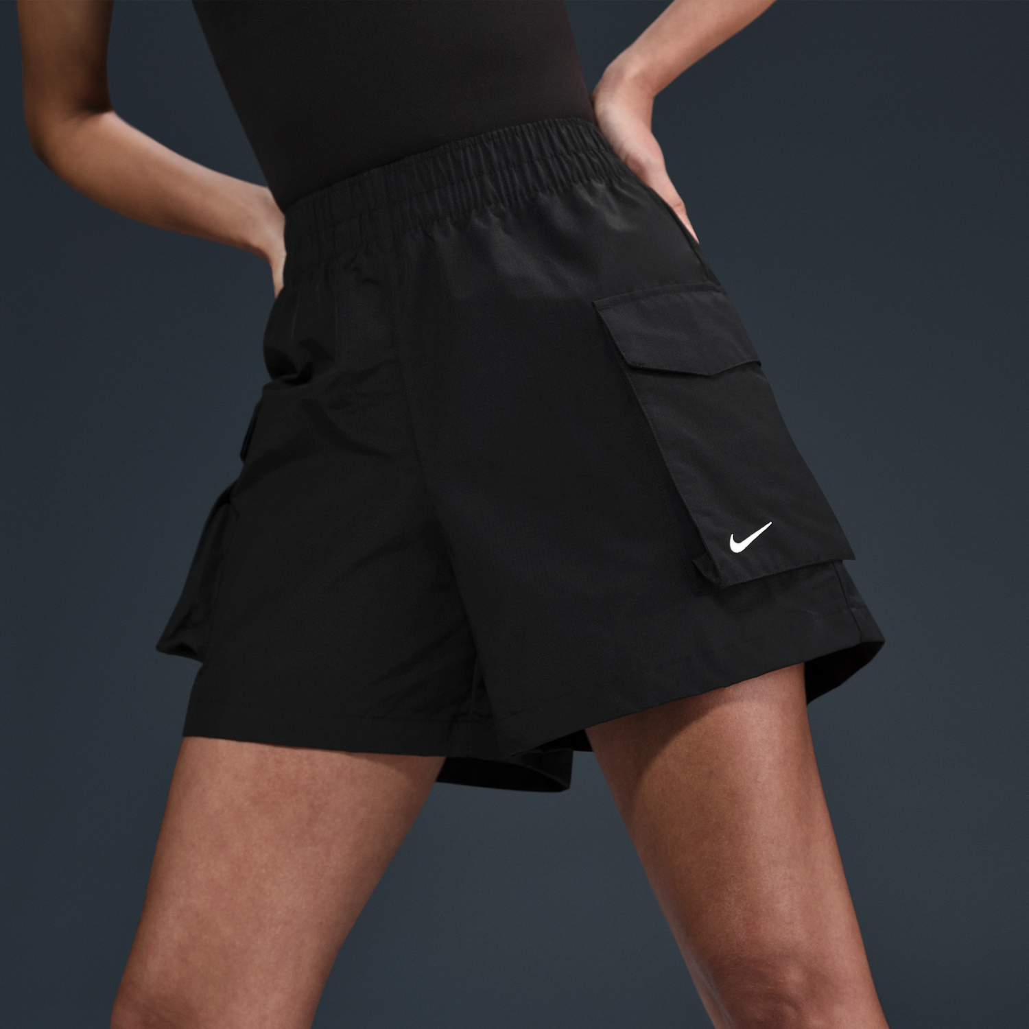 Къси панталони Nike Nike Sportswear Essential Woven High-Waisted Cargo Shorts Черно | HM6982-010, 1