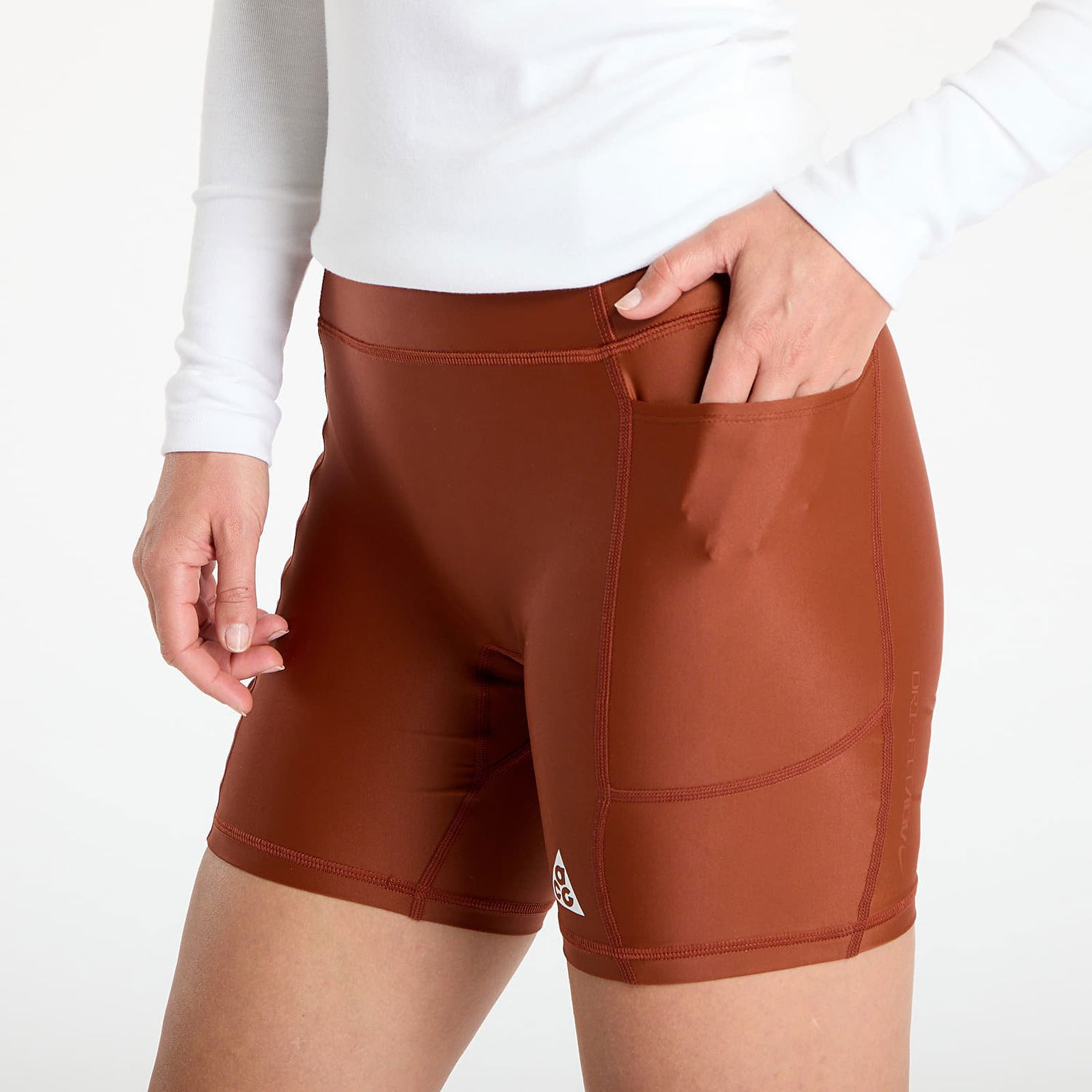 Къси панталони Nike ACG ACG Dri-FIT ADV Mid-Rise 6" Shorts Кафяво | HJ0259-245, 1