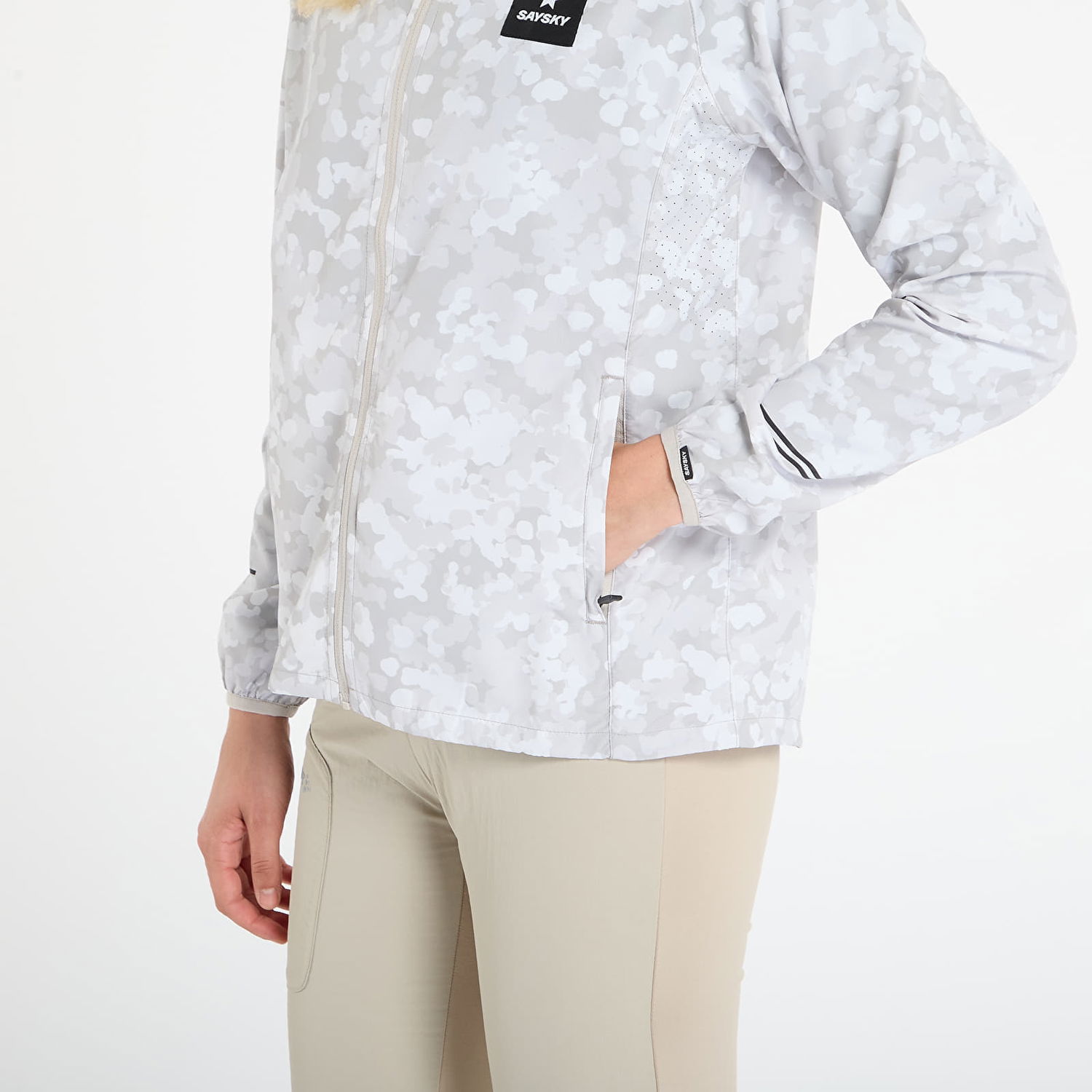 Яке Saysky Camo Pace Jacket Sand AOP W Бяло | OWRJA21C1049, 1